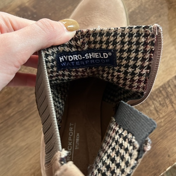 Rockport Women's Ryleigh Gore Chelsea Waterproof Boot In Taupe - Picture 7 of 8